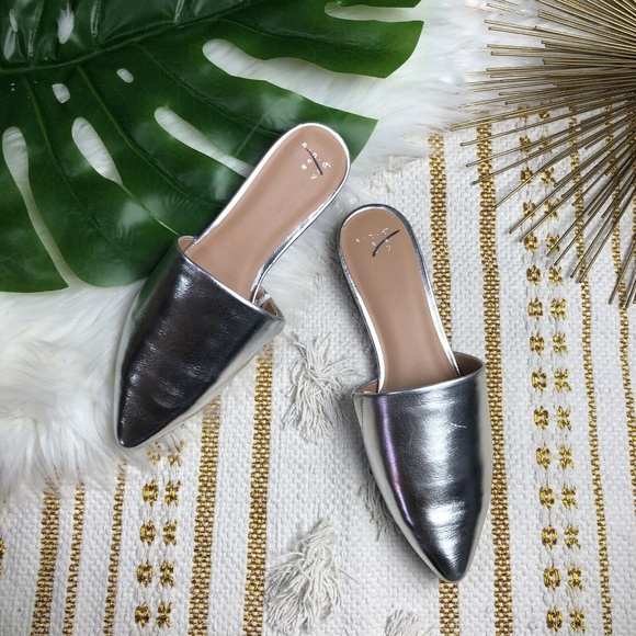 Women’s a new day Metallic Silver Junebug Mules 8.5